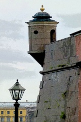 Фонарь и башенка крепости